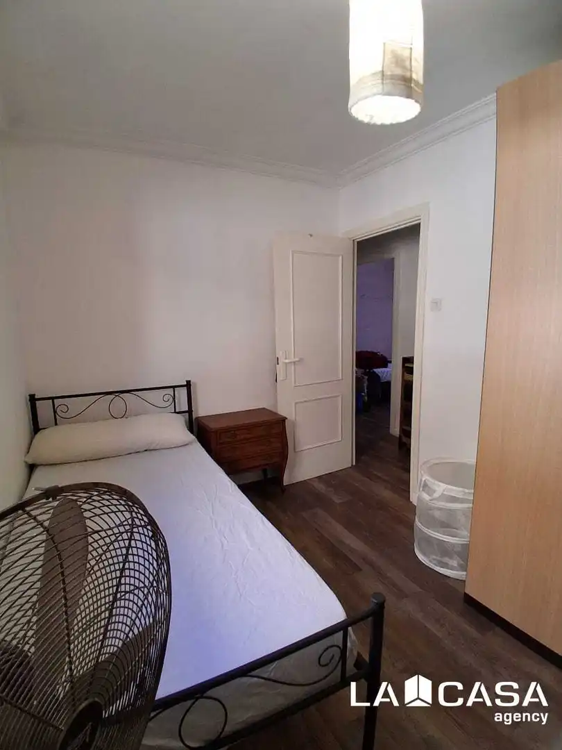 Dormitori de Pis en venda en Dos Hermanas amb Aire condicionat i Terrassa