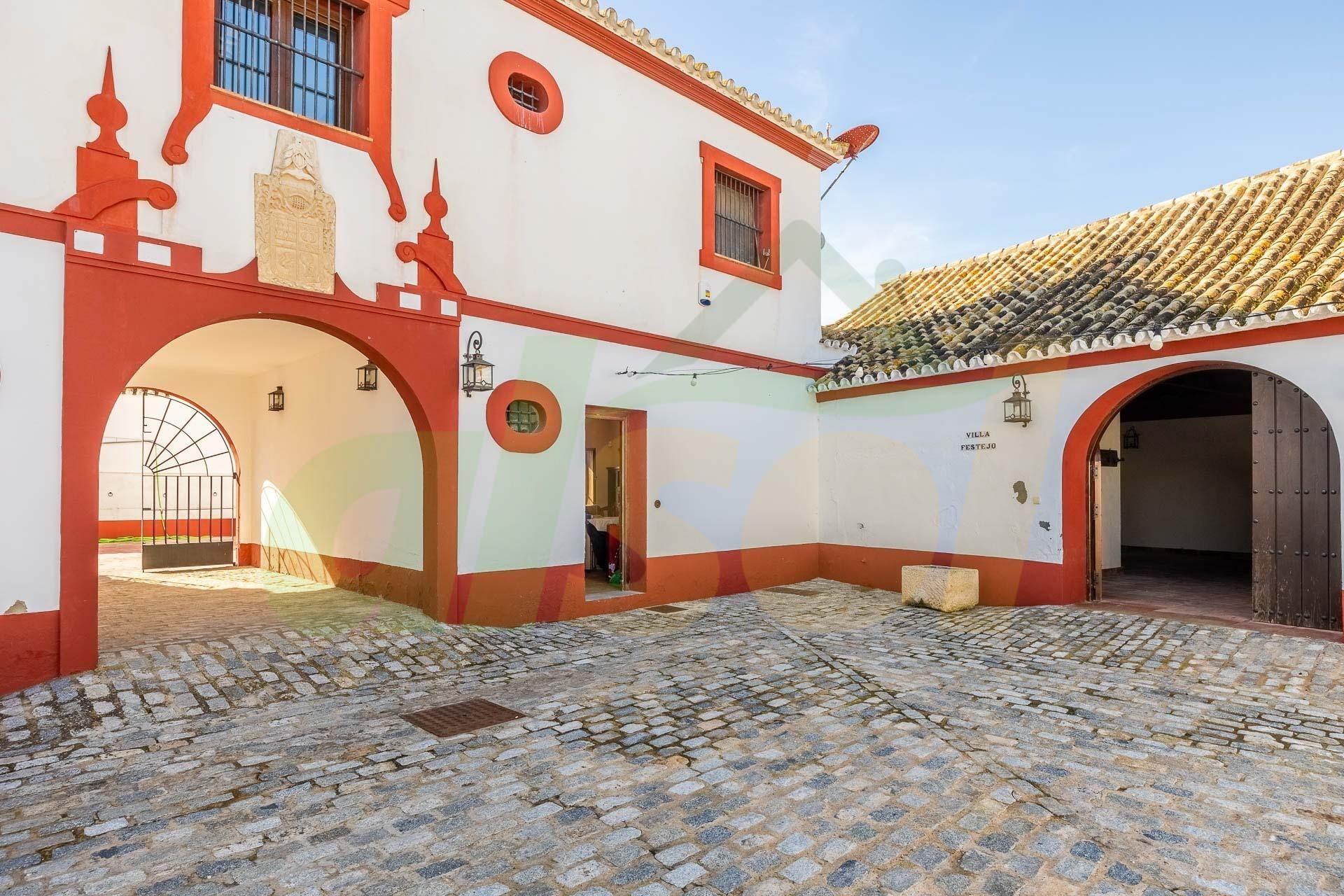 Vista exterior de Finca rústica en venda en La Puebla de Cazalla amb Aire condicionat, Calefacció i Alarma