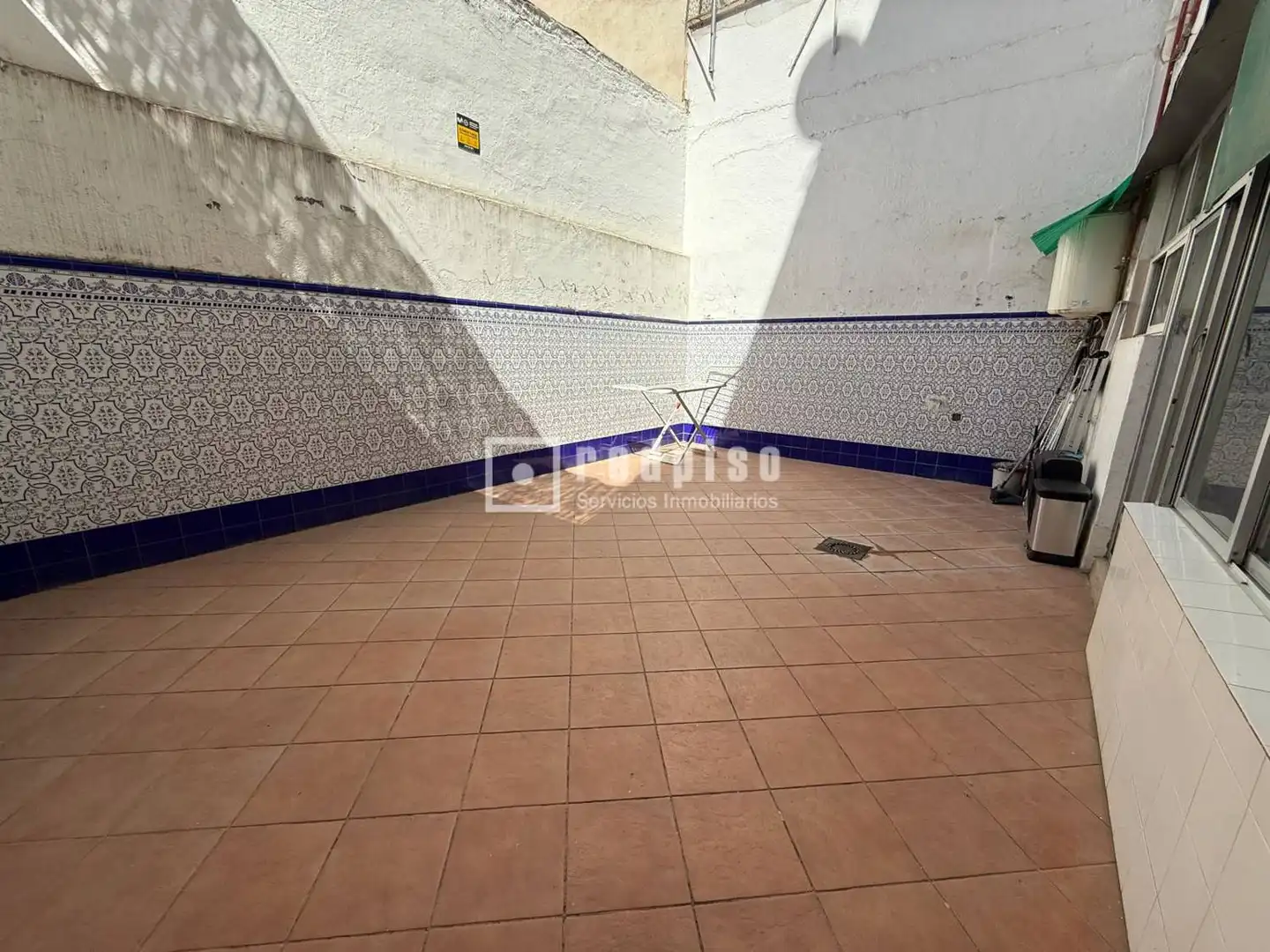 Vista exterior de Piso en venta en Madrid con Terraza y Amueblado
