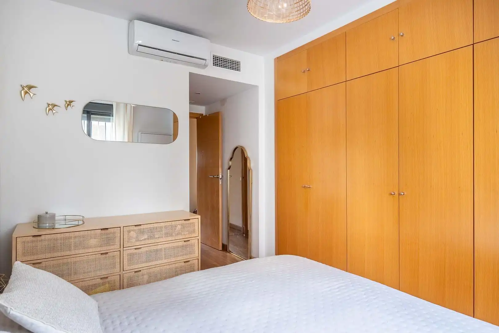 Habitación de Piso en venta en Mairena del Aljarafe con Aire acondicionado, Terraza y Trastero