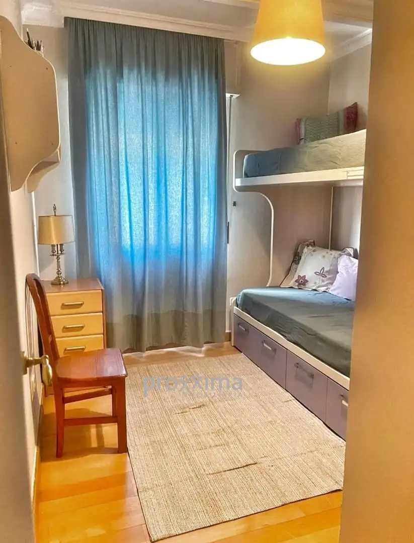 Bedroom of Flat for sale in Sevilla  with Air Conditioner and Terrace