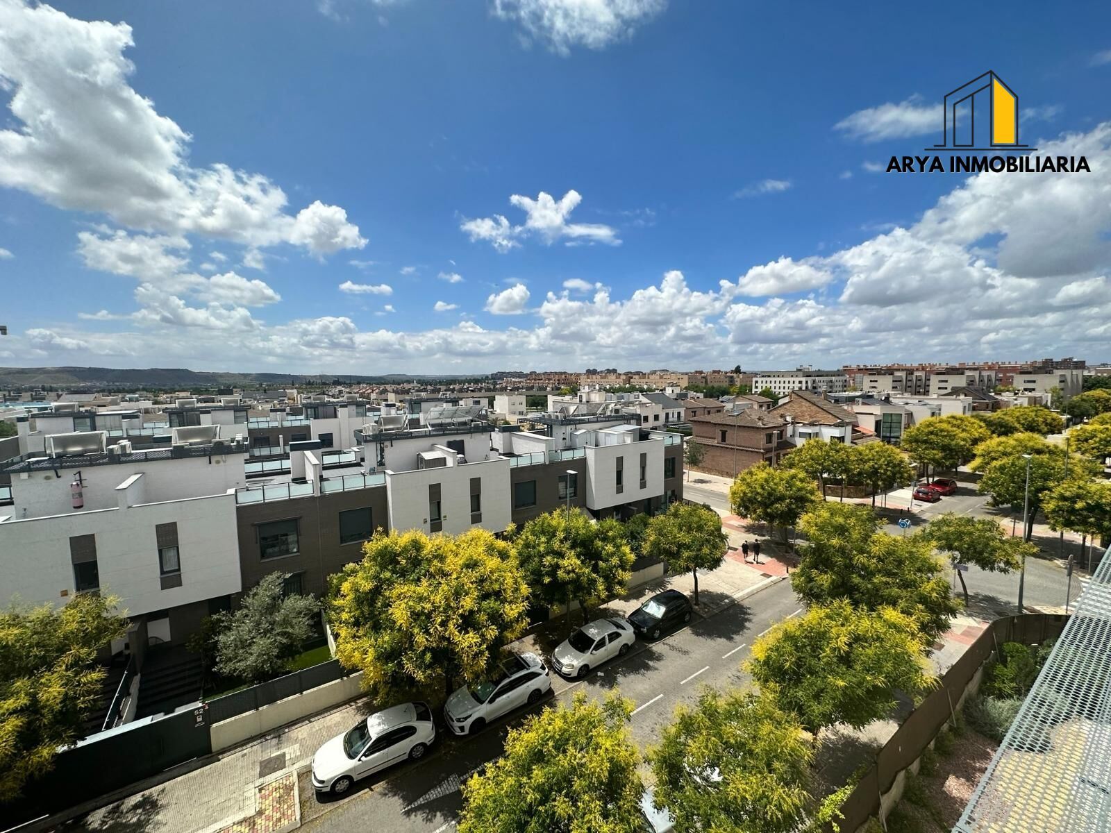 Vista exterior de Casa adosada en venta en Torrejón de Ardoz con Aire acondicionado, Calefacción y Jardín privado