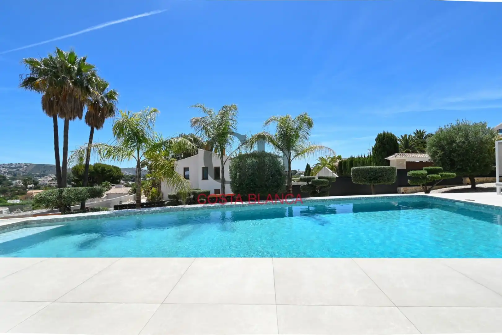 Schwimmbecken von Haus oder Chalet zum Verkauf in Moraira mit Klimaanlage, Heizung und Privatgarten