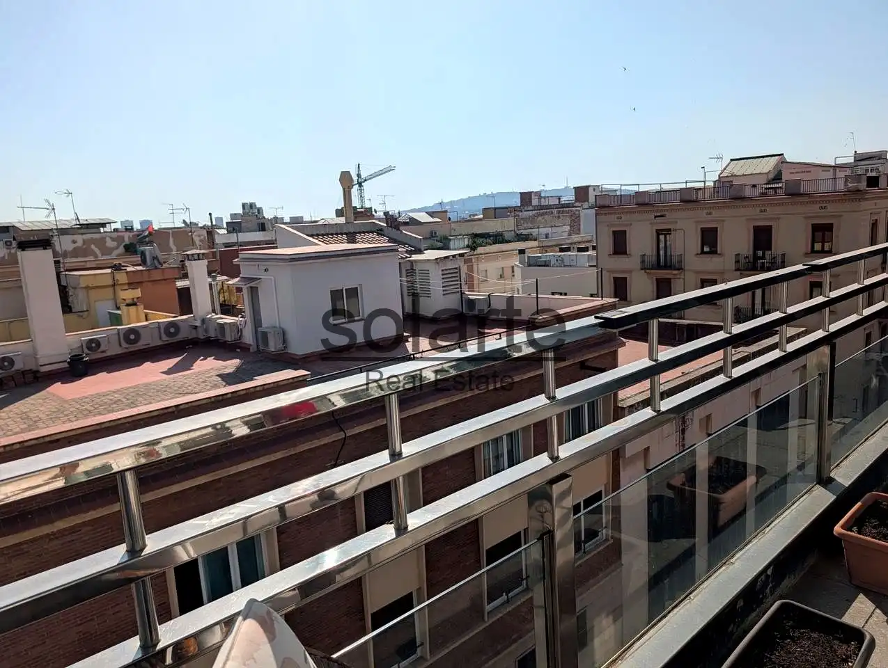 Vista exterior de Edificio en venta en L'Hospitalet de Llobregat