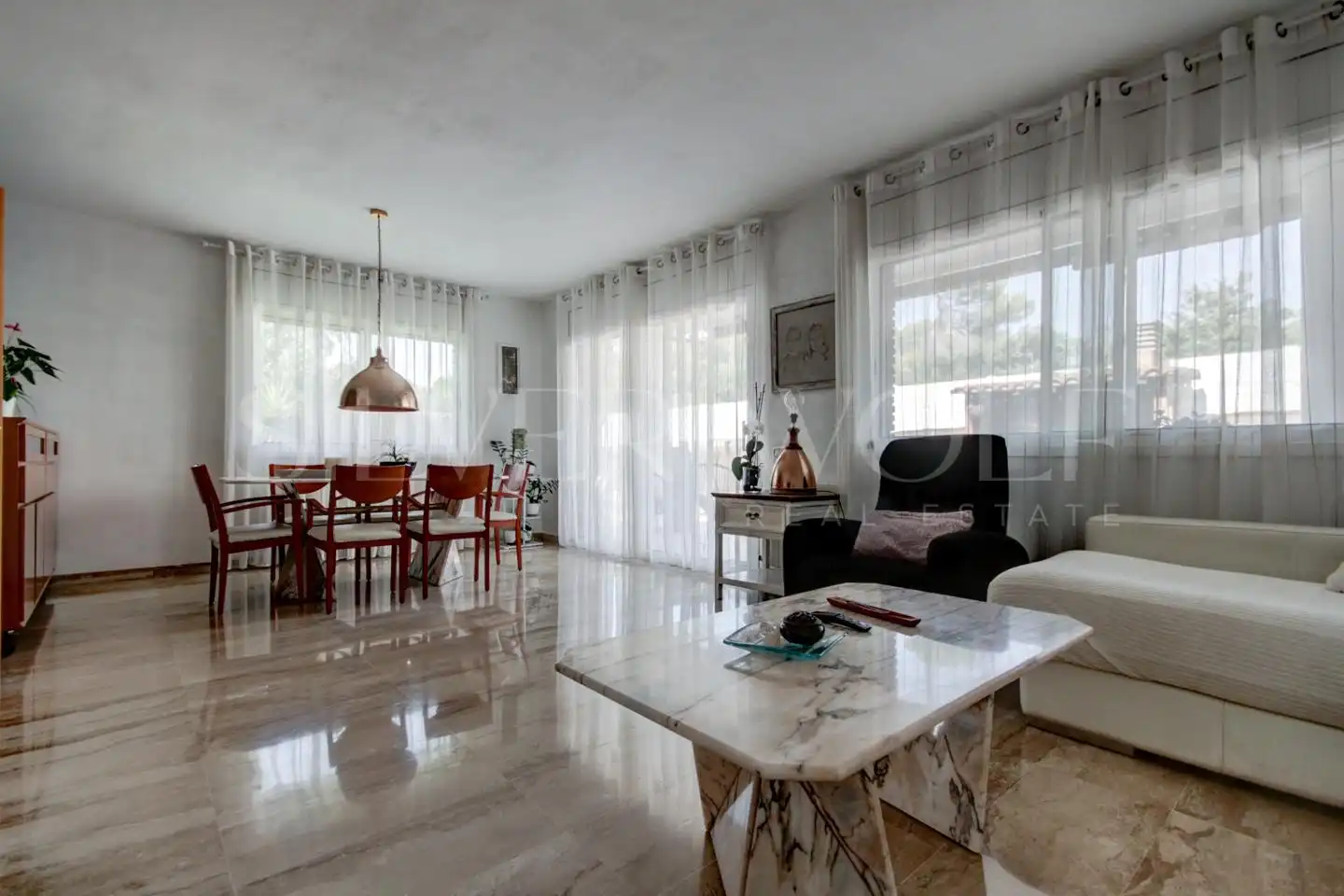 Sala d'estar de Casa adosada en venda en Sant Quirze del Vallès amb Calefacció, Jardí privat i Parquet
