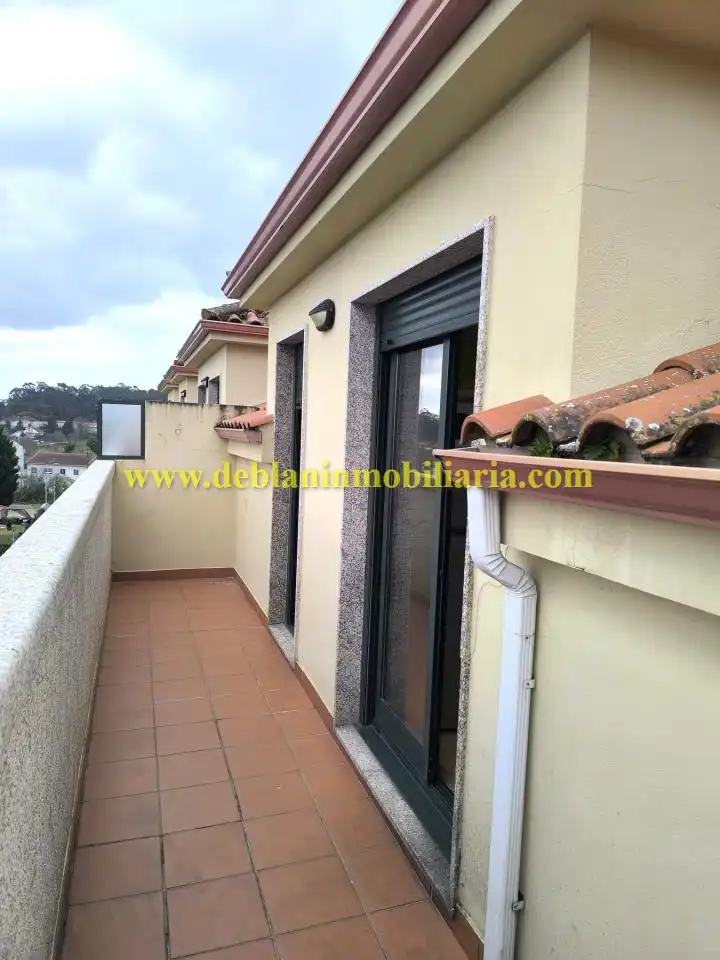 Vista exterior de Piso en venta en O Rosal   con Calefacción, Terraza y Trastero