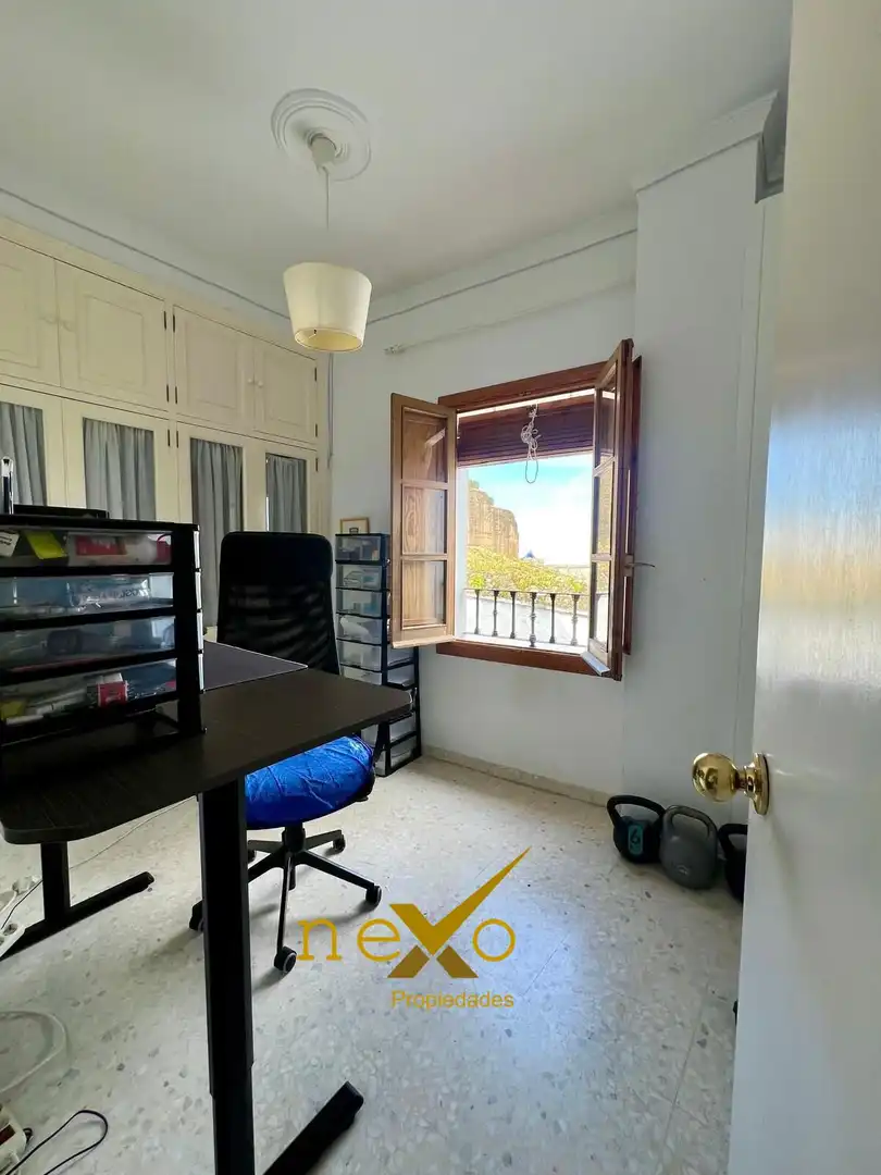 Habitación de Piso en venta en Carmona con Aire acondicionado y Trastero