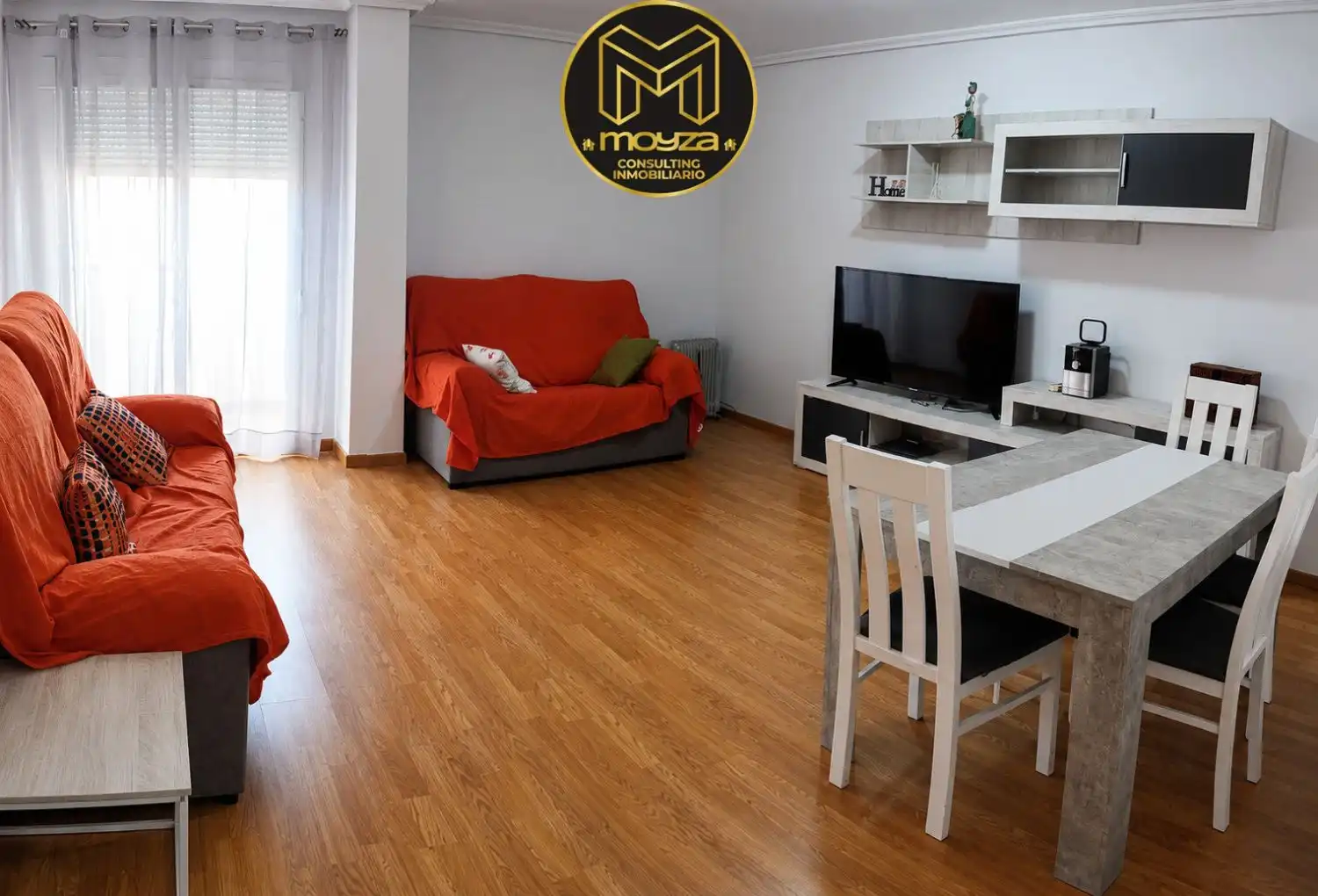 Living room of Flat for rent in Mancha Real  with Air Conditioner, Heating and Parquet flooring