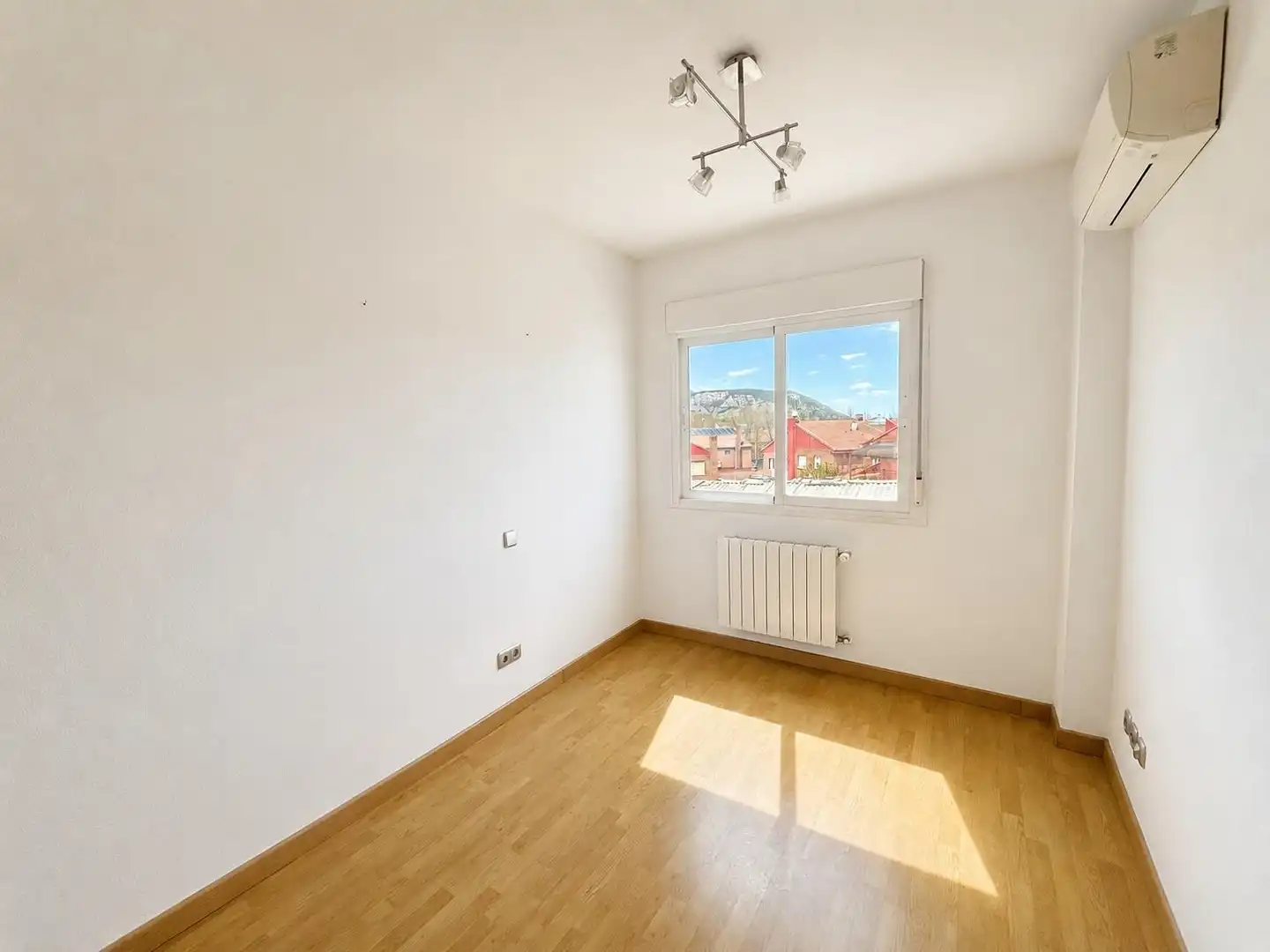 Habitación de Dúplex en venta en Arganda del Rey con Calefacción y Trastero