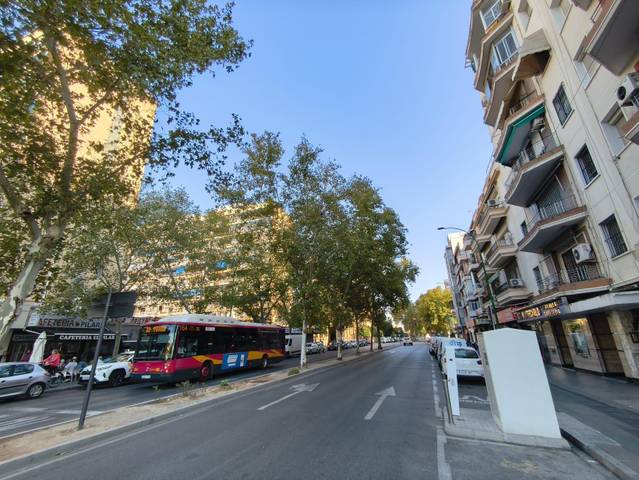 Casa adosada en Venta en Calle Andrés Bernáldez en Barrio del Nervión