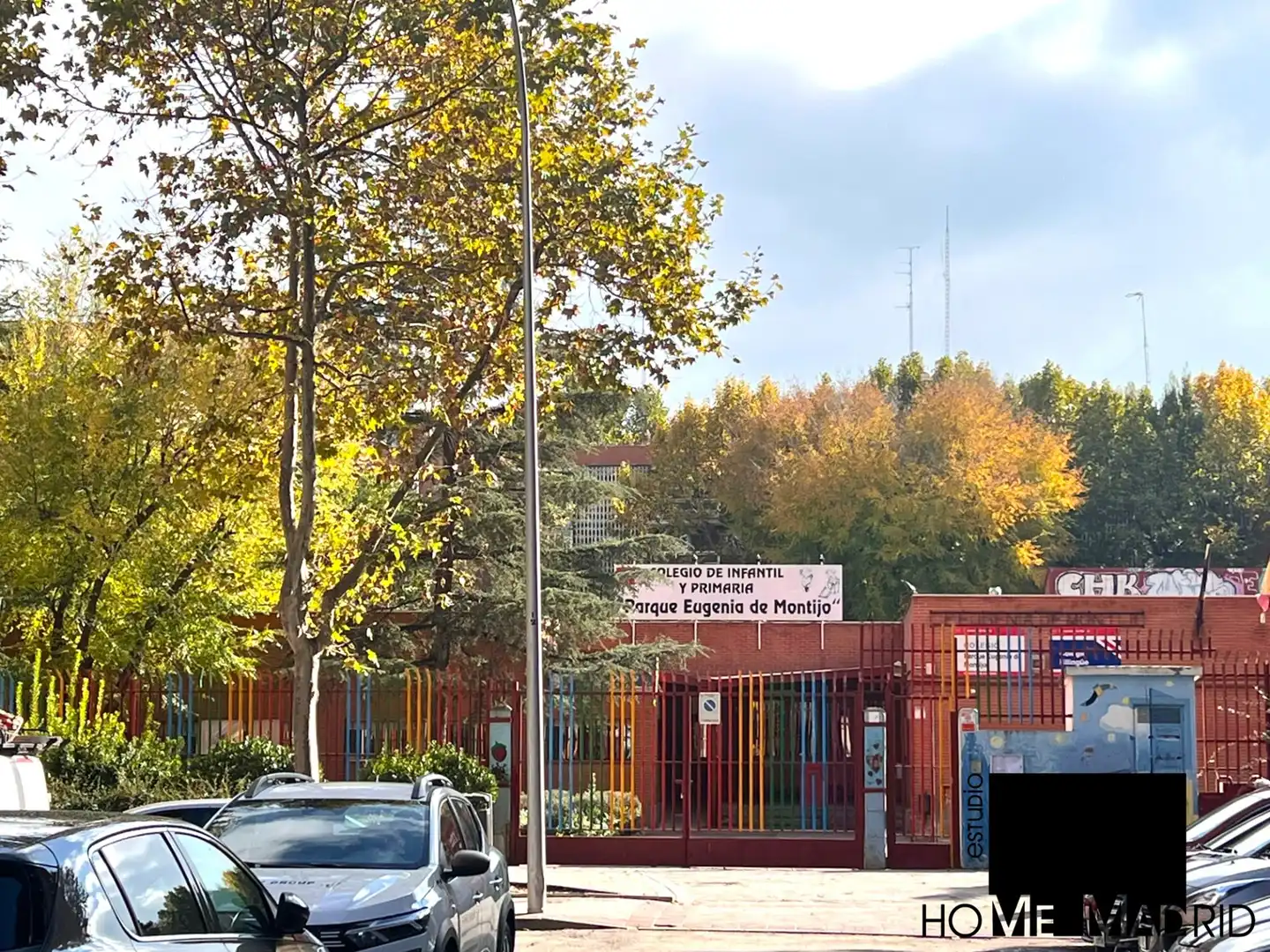 Vista exterior de Planta baixa en venda en Madrid amb Calefacció, Jardí privat i Traster