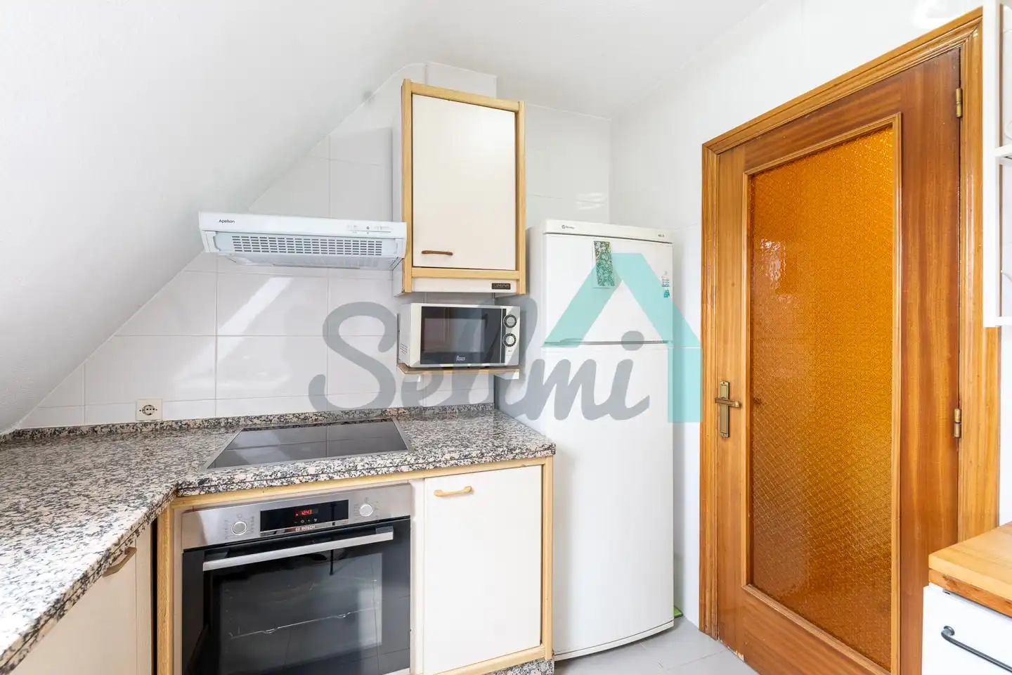 Cocina de Piso de alquiler en Oviedo  con Calefacción, Parquet y Amueblado