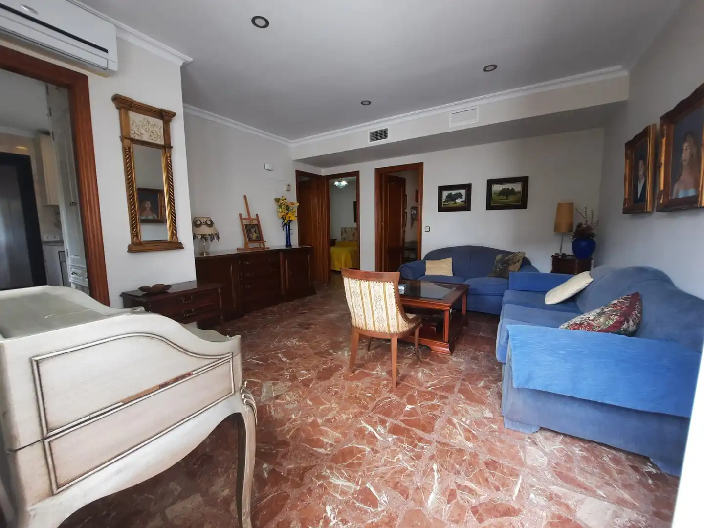 Living room of Apartments for rent in Badajoz  with Air Conditioner, Terrace and Furnished