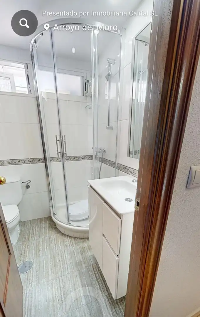Badezimmer von Wohnung zur Miete in Córdoba mit Klimaanlage und Möbliert