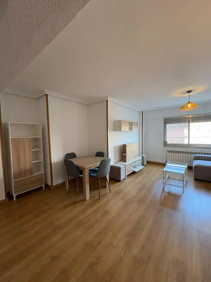 Sala de estar de Piso para compartir en Talavera de la Reina con Amueblado