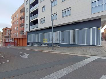 Local commercial à vendre à De La Constitucion 3