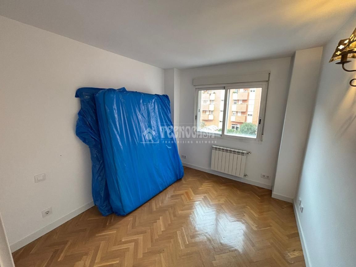Bedroom of Flat for sale in  Madrid Capital  with Storage room