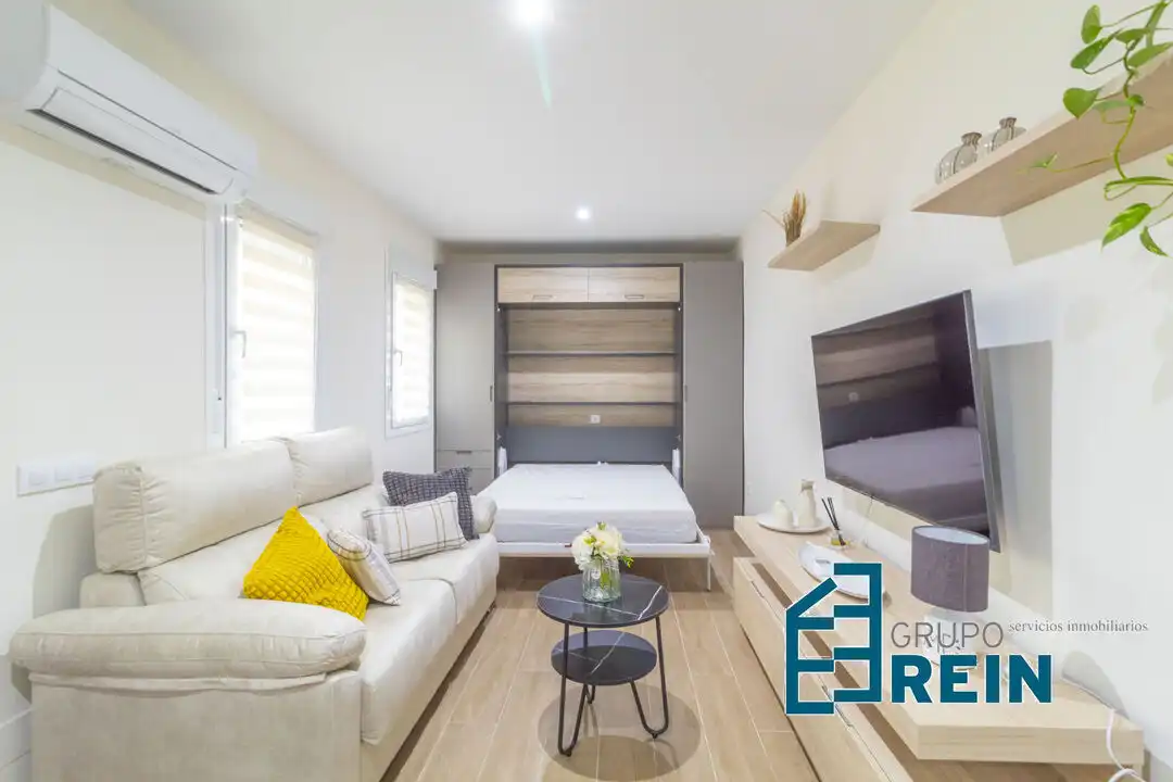Flat for rent in Paseo de Santa María de la Cabeza, Acacias