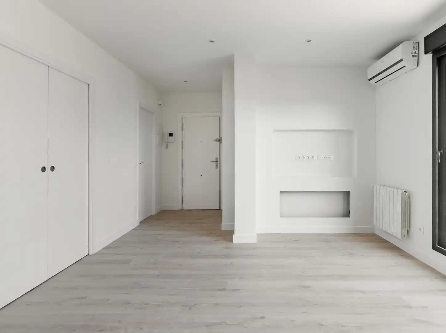 Flat for sale in Madrid  with Air Conditioner and Heating
