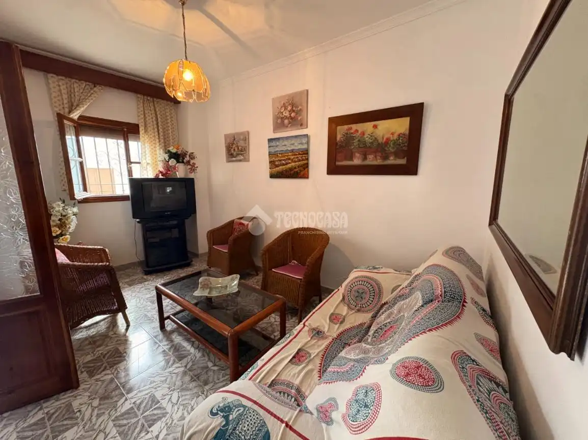 Sala de estar de Casa adosada en venta en Ardales con Amueblado y Balcón