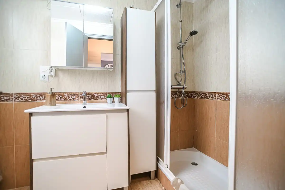 Baño de Piso en venta en Torrevieja con Aire acondicionado, Calefacción y Terraza
