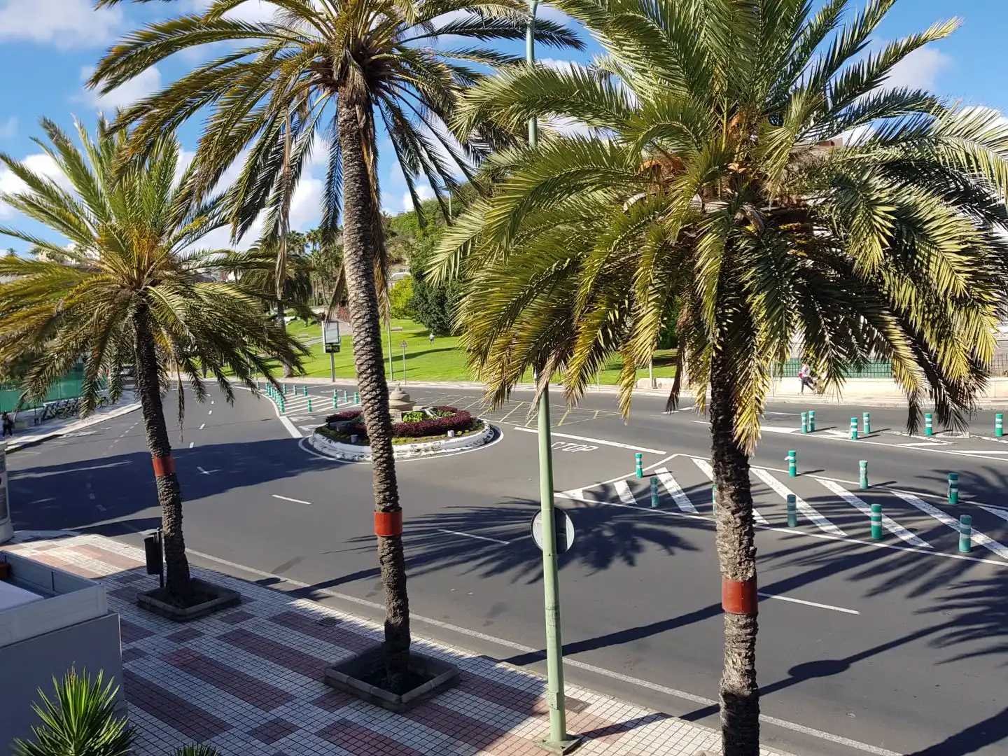 Exterior view of Office for rent in Las Palmas de Gran Canaria  with Air Conditioner, Furnished and Internet