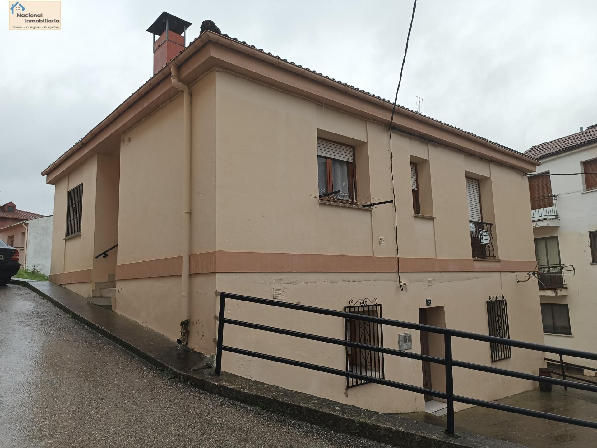 Vista exterior de Casa o xalet en venda en San Leonardo de Yagüe amb Calefacció, Jardí privat i Traster