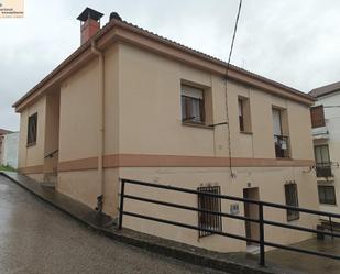 Exterior view of House or chalet for sale in San Leonardo de Yagüe  with Heating, Private garden and Storage room