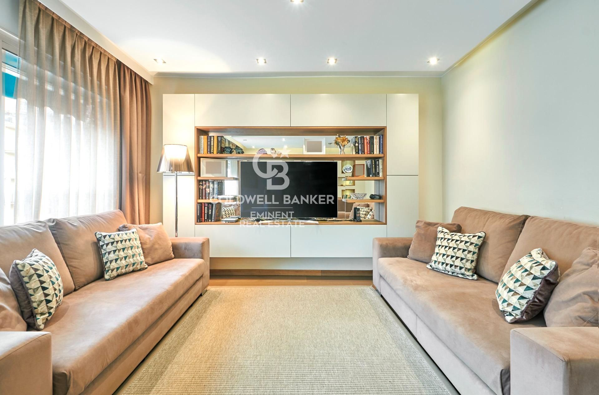 Living room of Flat for sale in  Barcelona Capital  with Air Conditioner, Storage room and Furnished