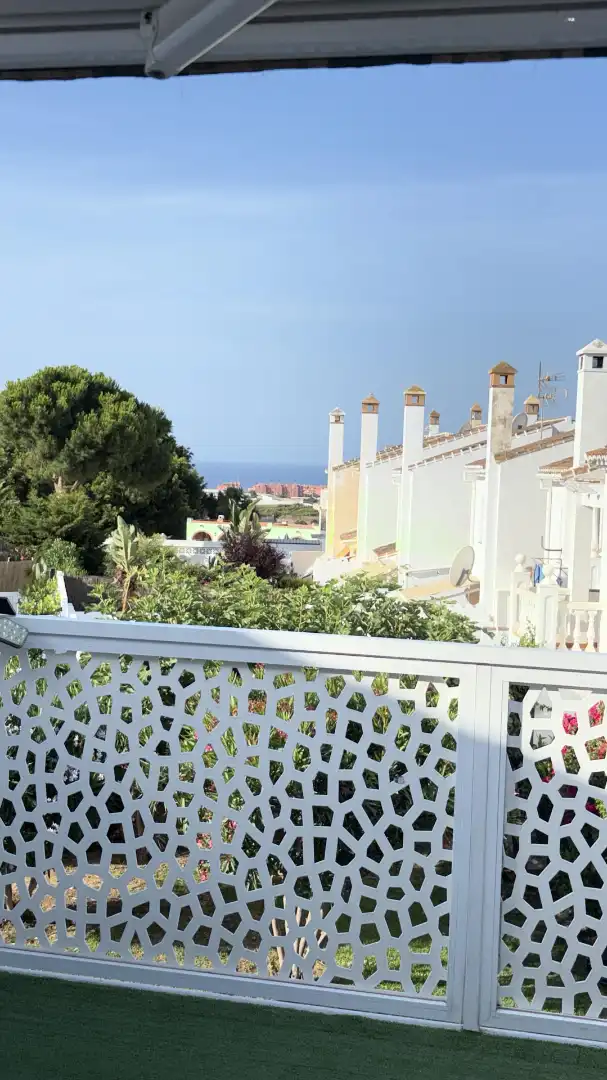 Außenansicht von Wohnung zur Miete in Torrox mit Terrasse, Möbliert und Ofen