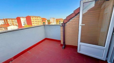 Foto 2 de Ático en venta en Calle Fraga Iribarne, Armunia, León Capital