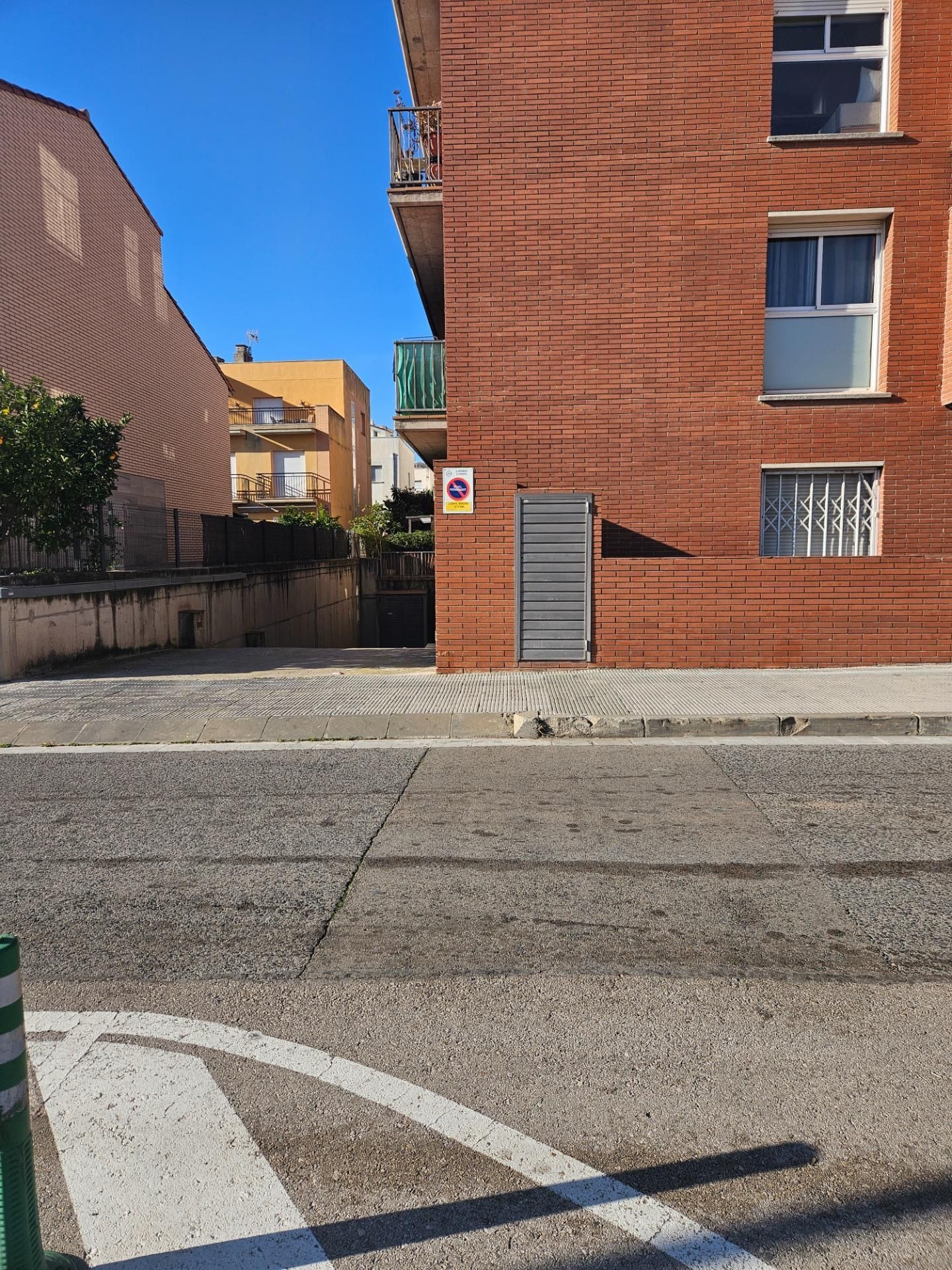 Exterior view of Garage for sale in El Vendrell