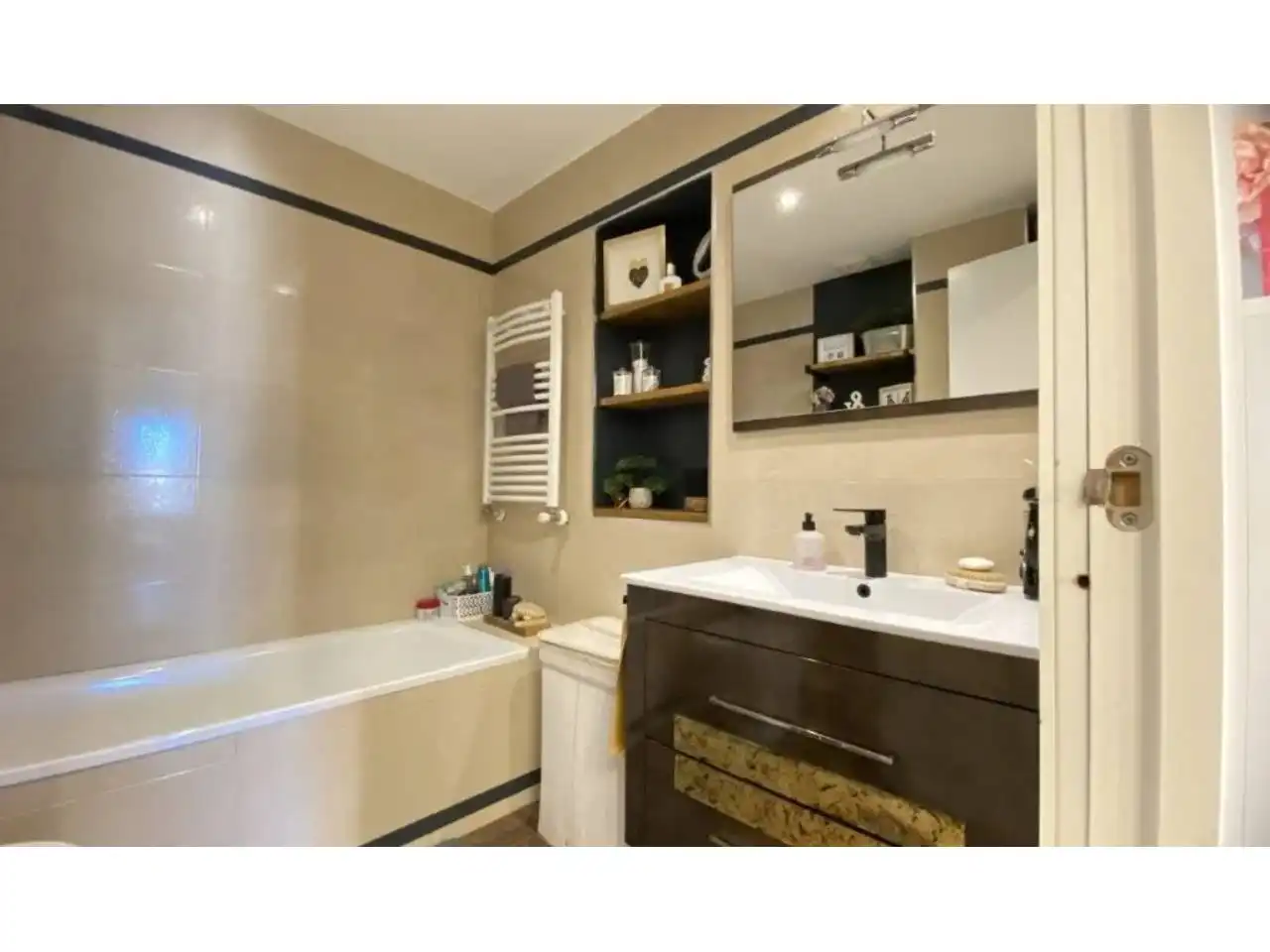Bathroom of Flat for sale in Cornellà de Llobregat
