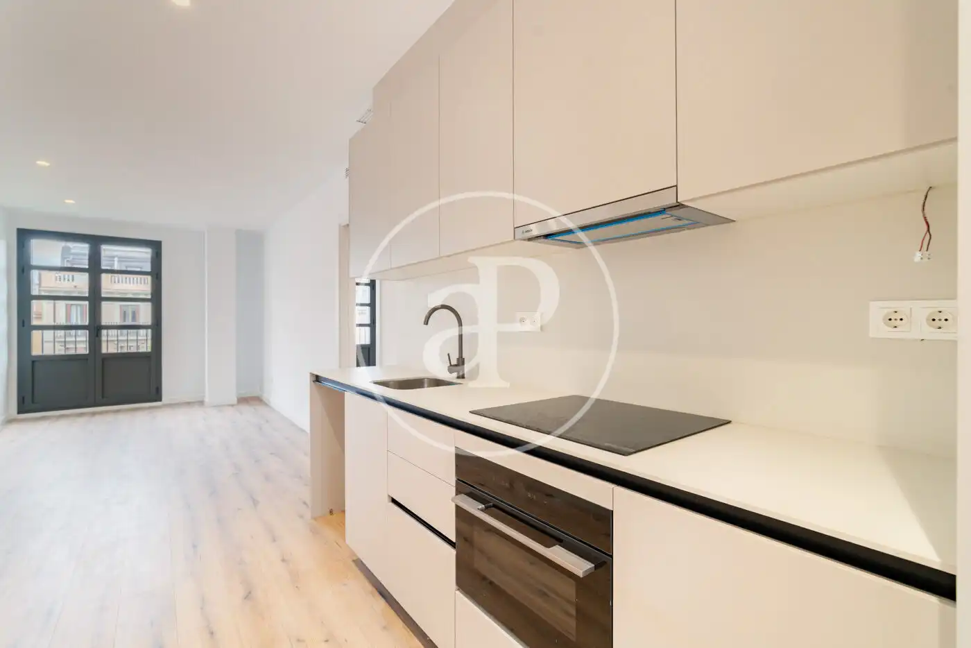 Cuina de Pis de lloguer en Barcelona amb Aire condicionat, Calefacció i Terrassa