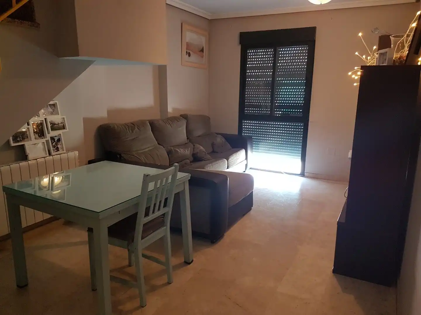 Sala de estar de Dúplex en venta en Torredonjimeno con Aire acondicionado, Amueblado y Piscina comunitaria
