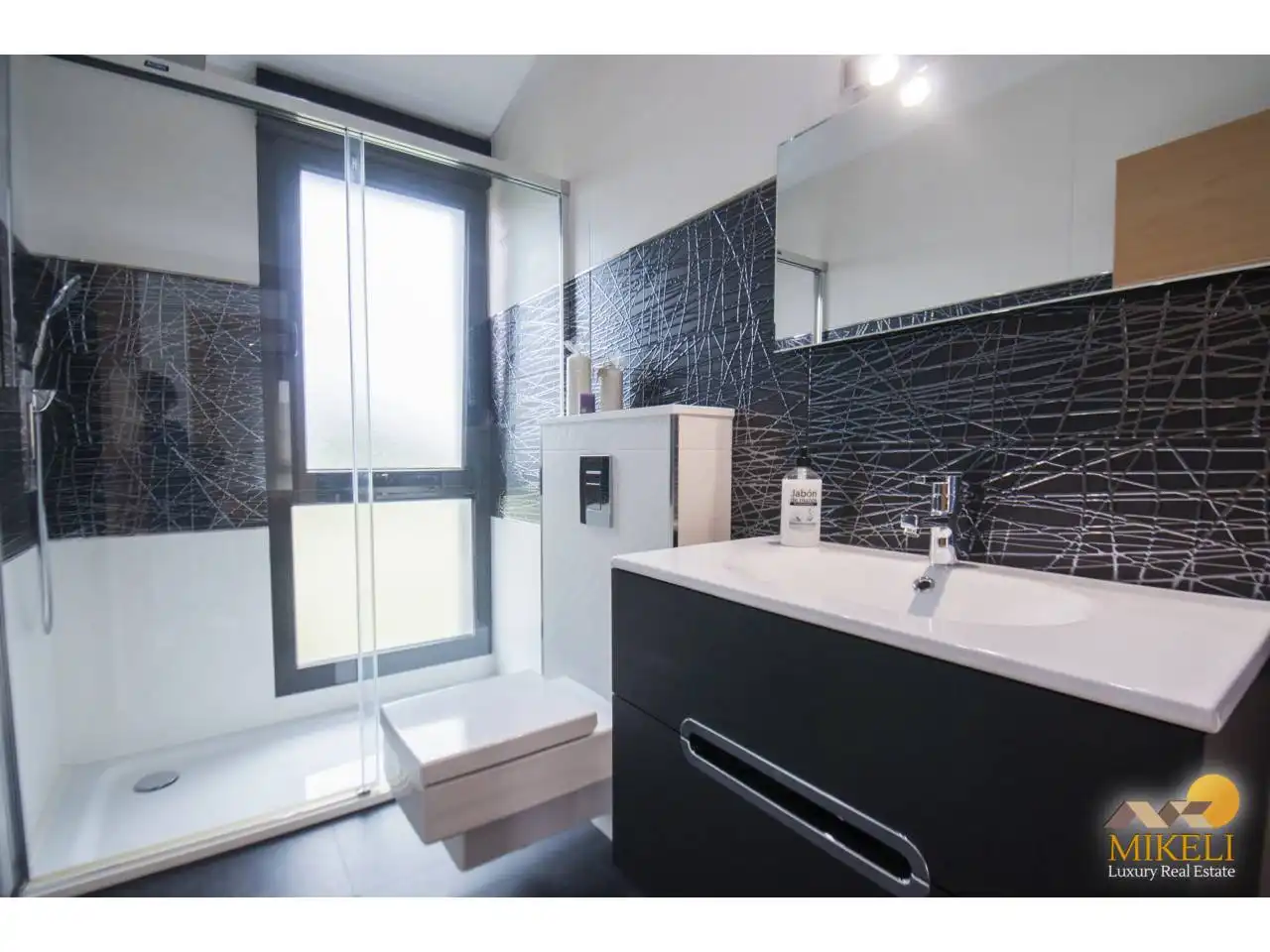 Baño de Casa o chalet en venta en Santa Cruz de Bezana con Calefacción, Jardín privado y Terraza