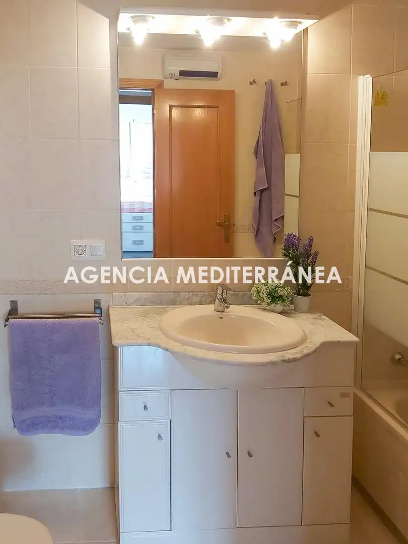 Bany de Àtic de lloguer en Burjassot amb Aire condicionat, Calefacció i Terrassa