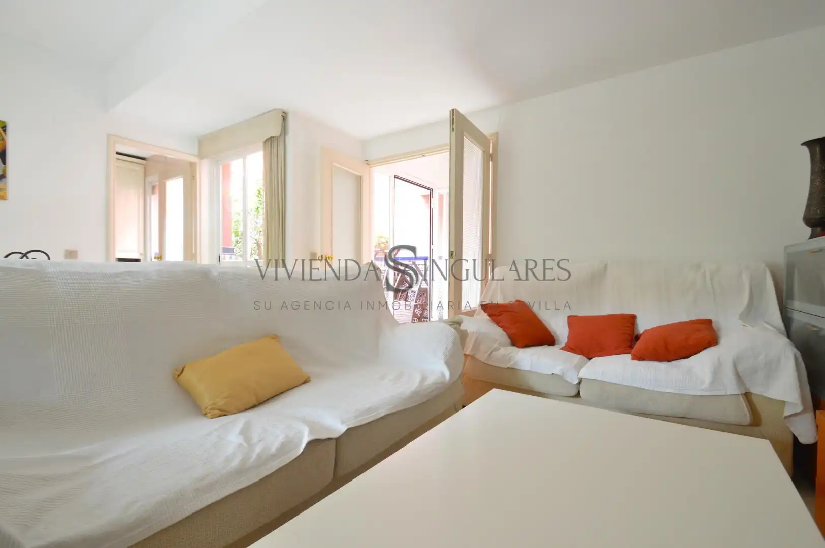Living room of Detached homes for sale in Sevilla  with Air Conditioner, Private garden and Terrace