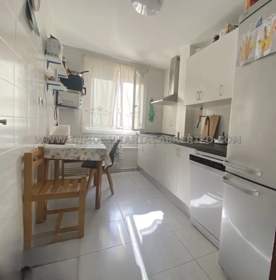 Cocina de Piso en venta en  Pamplona / Iruña con Calefacción, Parquet y Terraza