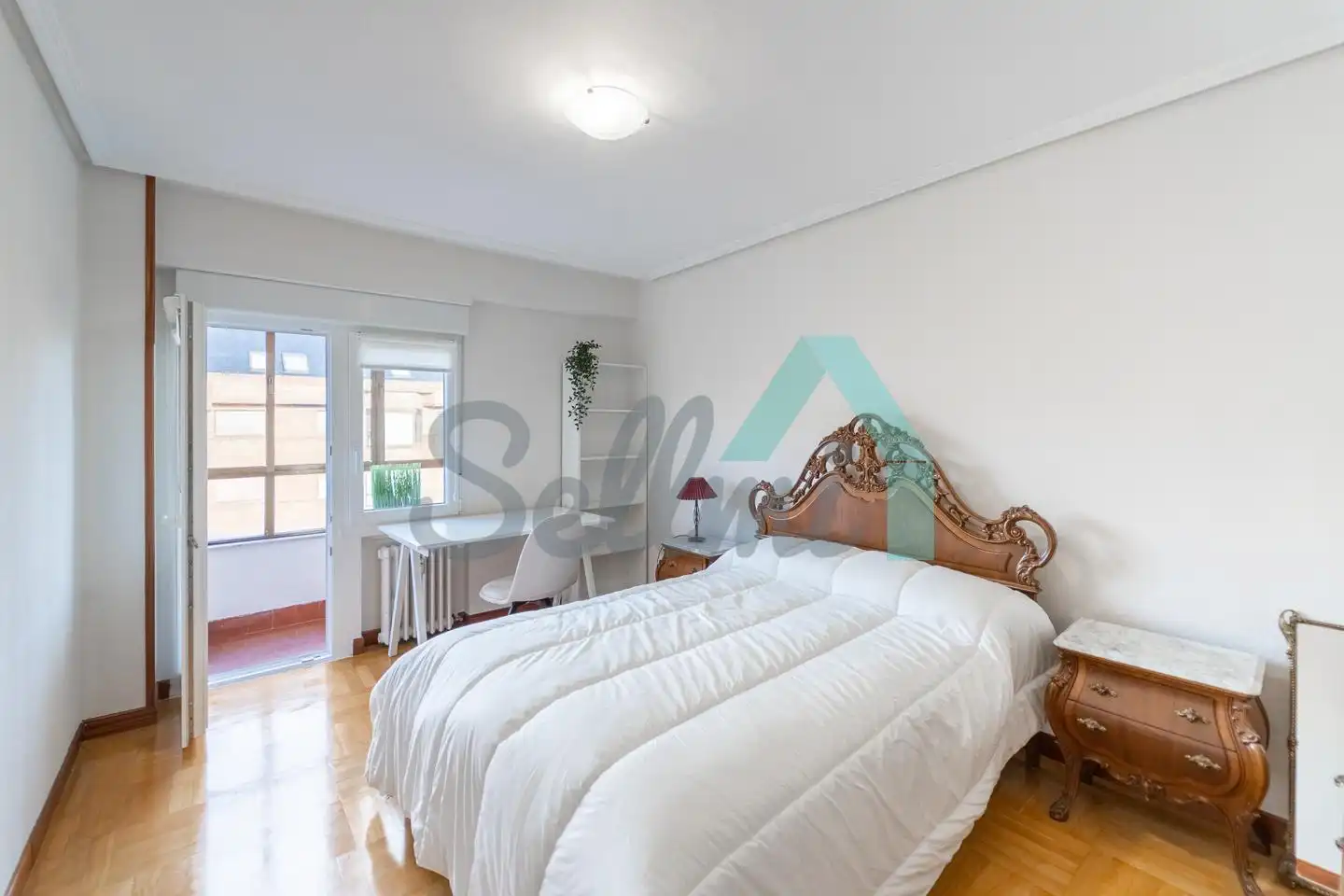 Schlafzimmer von Wohnung zur untervermieten in Oviedo  mit Heizung, Parkett und Terrasse