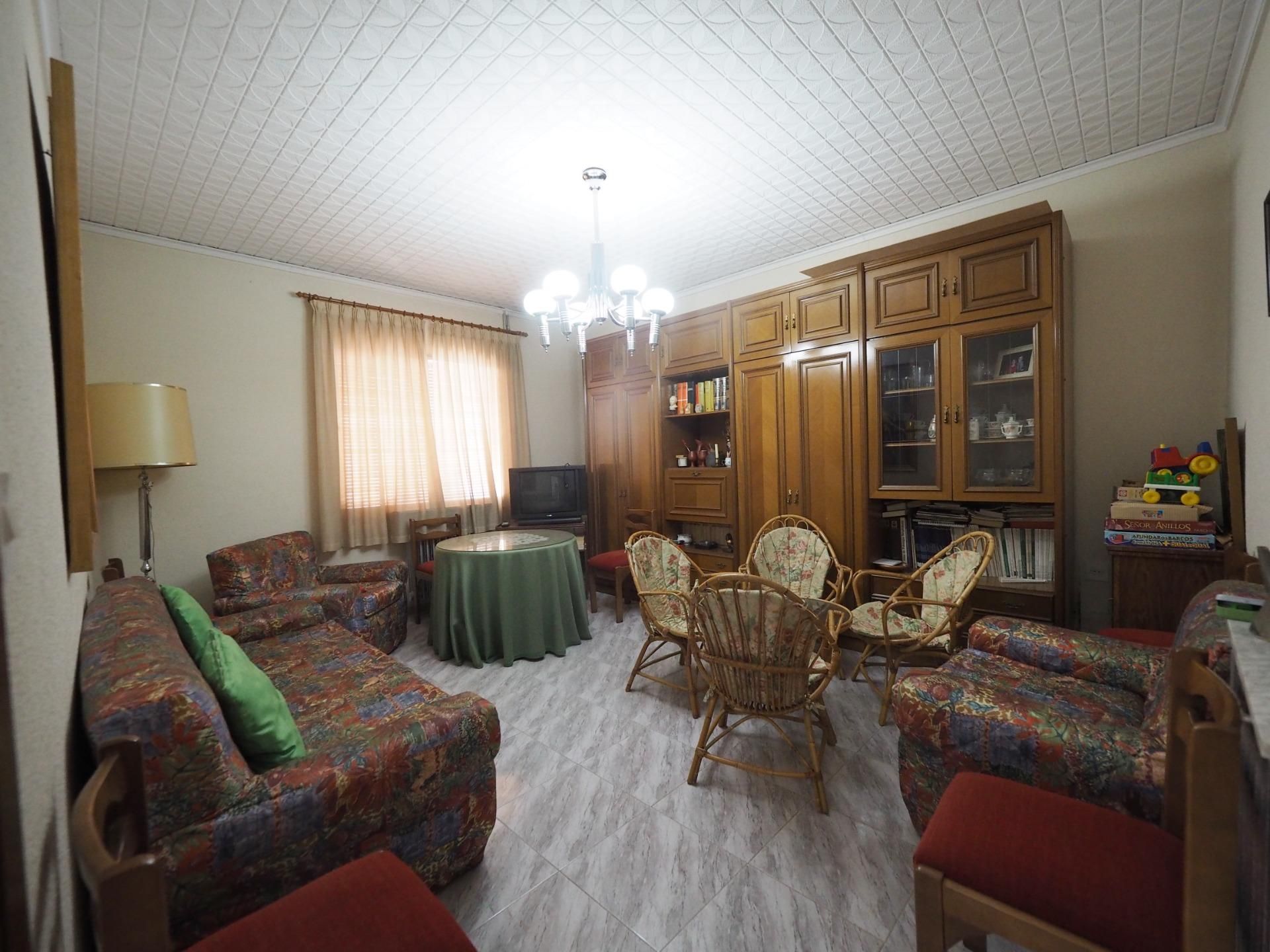 Sala d'estar de Casa o xalet en venda en Tomelloso amb Calefacció i Balcó