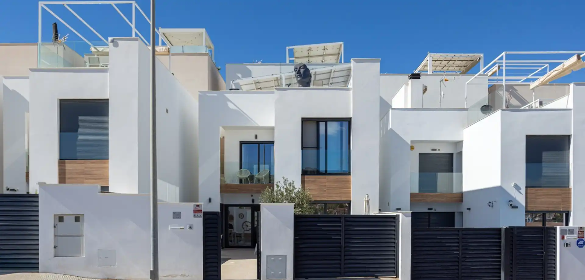 House with pool for sale in Benijófar