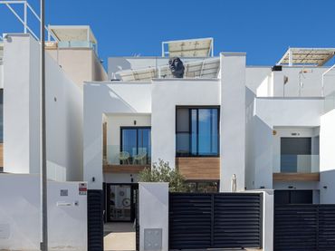 Casa con piscina in vendita a Benijófar