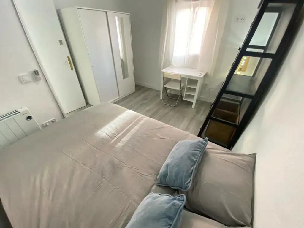 Bedroom of Flat for rent in Madrid  with Heating, Furnished and Oven