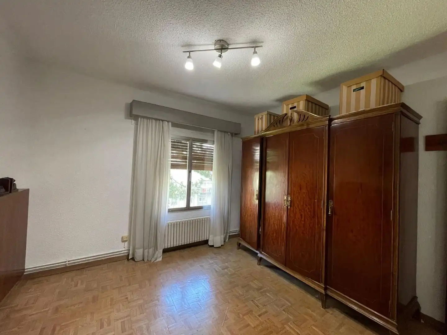 Bedroom of Flat for sale in Madrid  with Air Conditioner and Heating