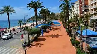 Vista exterior de Local en venda en Lloret de Mar amb Aire condicionat