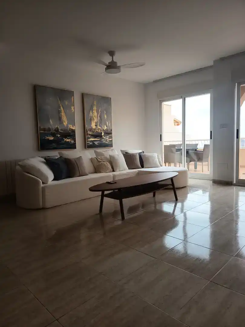 Sala d'estar de Apartament de lloguer en Águilas amb Aire condicionat, Moblat i Balcó