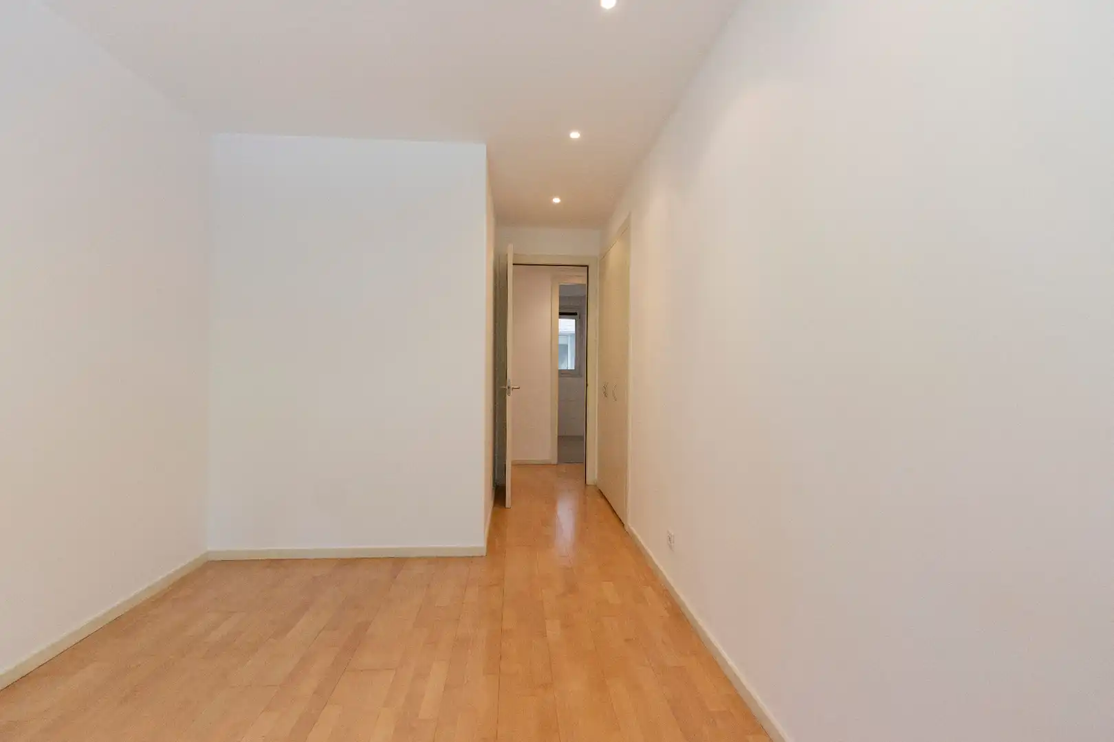 Wohnung zum Verkauf in Barcelona mit Klimaanlage, Heizung und Parkett