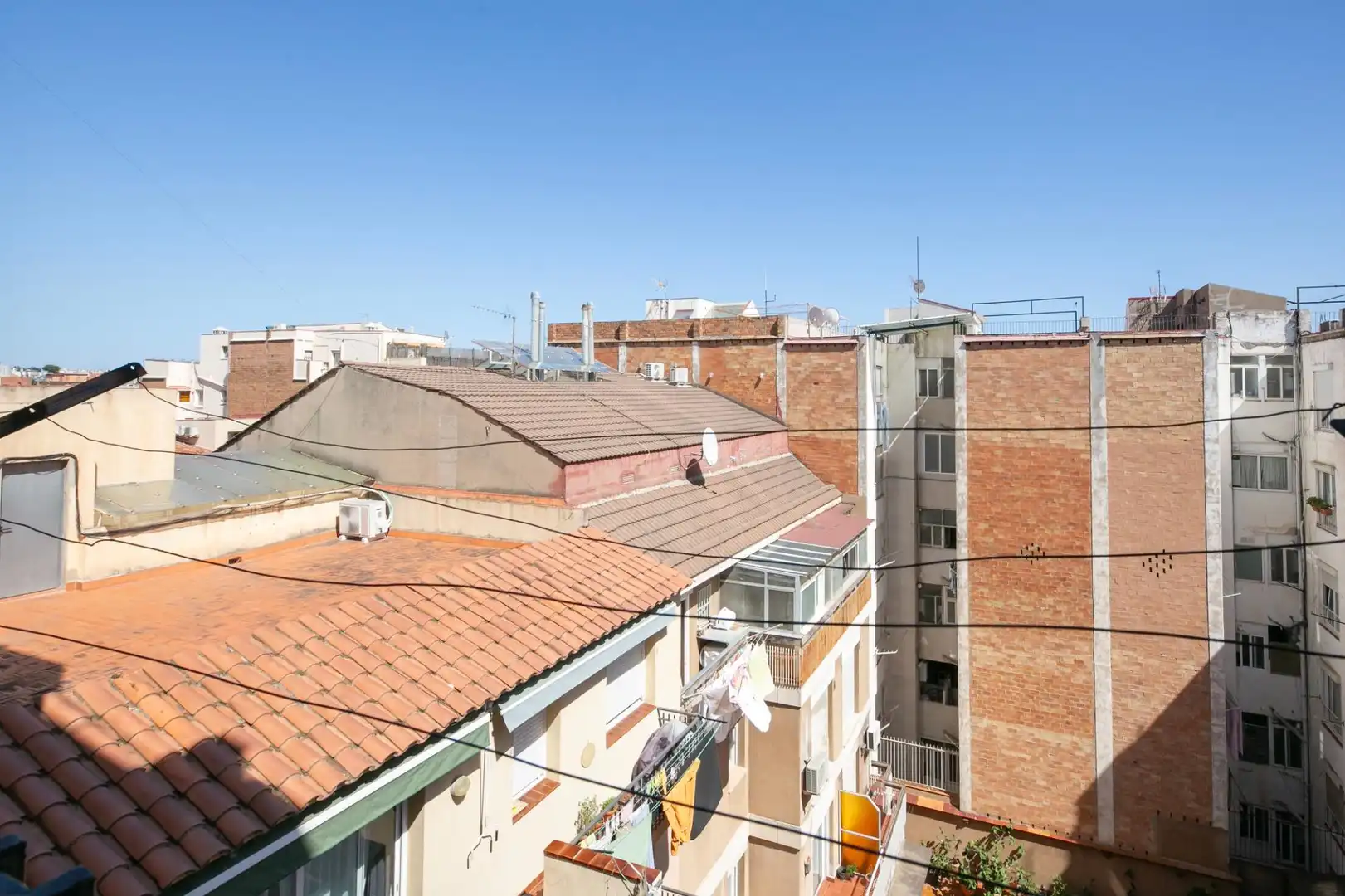 Vista exterior de Piso en venta en Barcelona con Calefacción, Parquet y Terraza