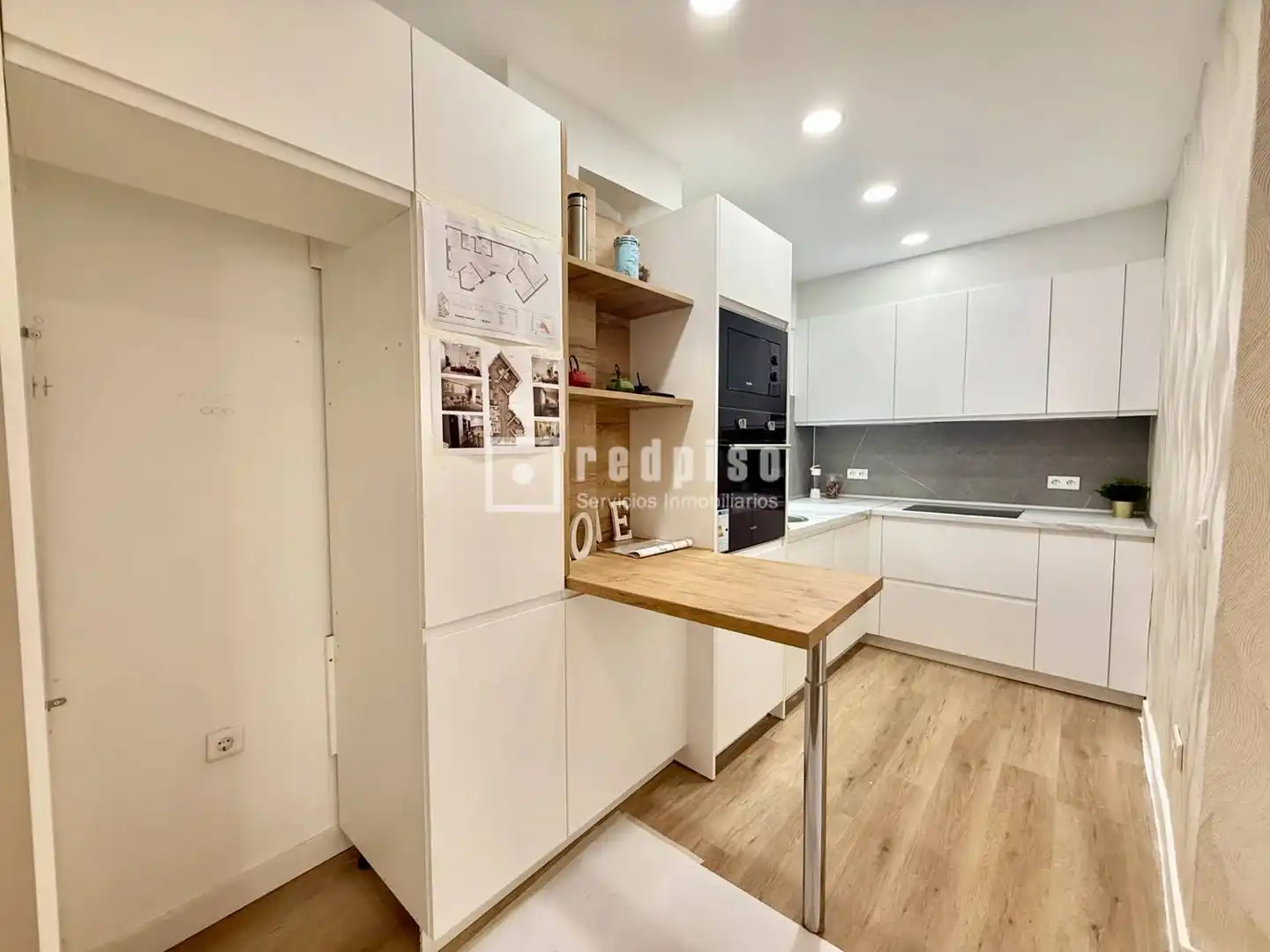 Flat with lift for sale in del Aviador Zorita, imagen 2